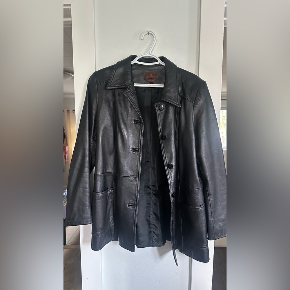 Women’s Danier Black Leather Button-Front Coat